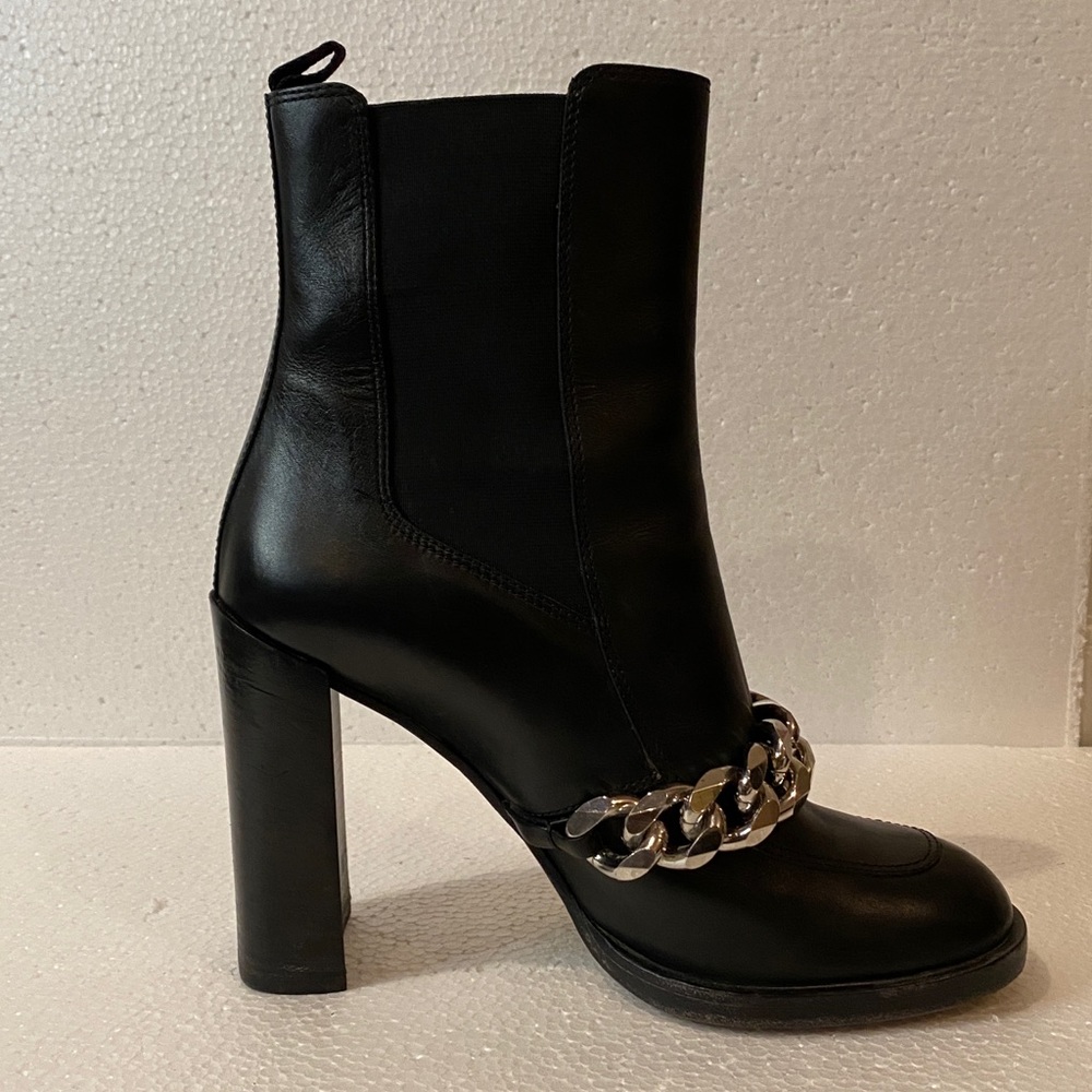 Givenchy Chain Chelsea Boot - Picture 9 of 16